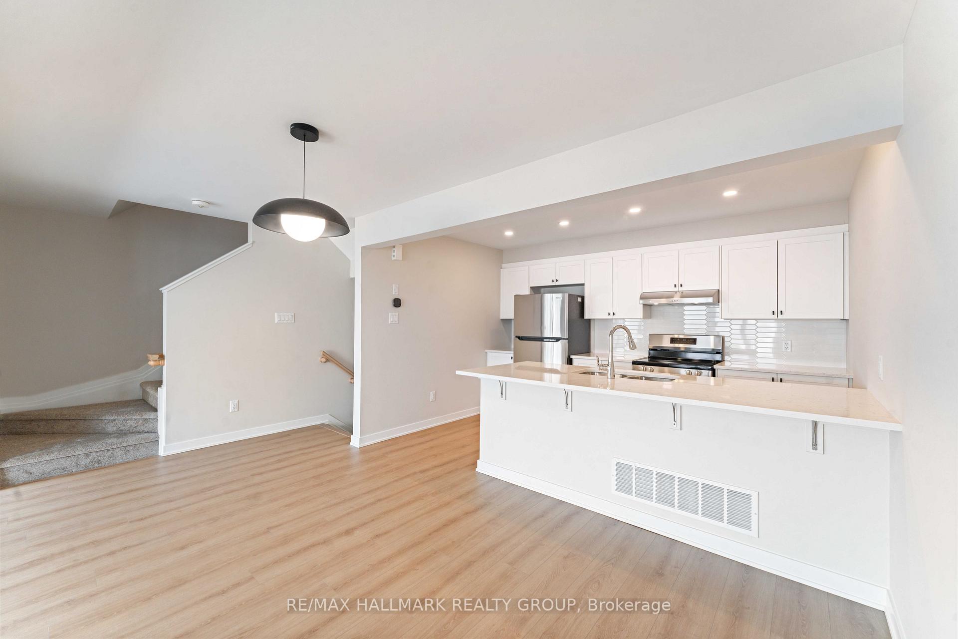 Photo 10 of 757 Kinstead Private, Ottawa, Stittsville (North) — HOMEH