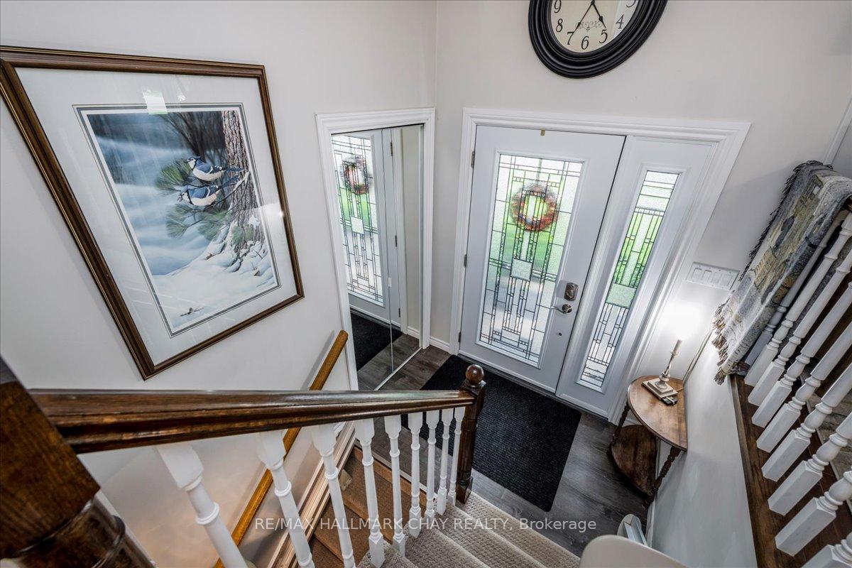 Photo 3 of 17 Glenview Avenue, Springwater, Elmvale — HOMEH