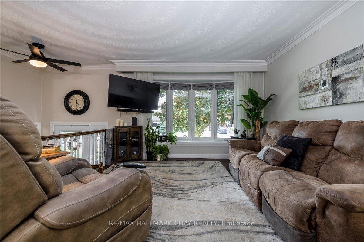Photo 9 of 17 Glenview Avenue, Springwater, Elmvale — HOMEH