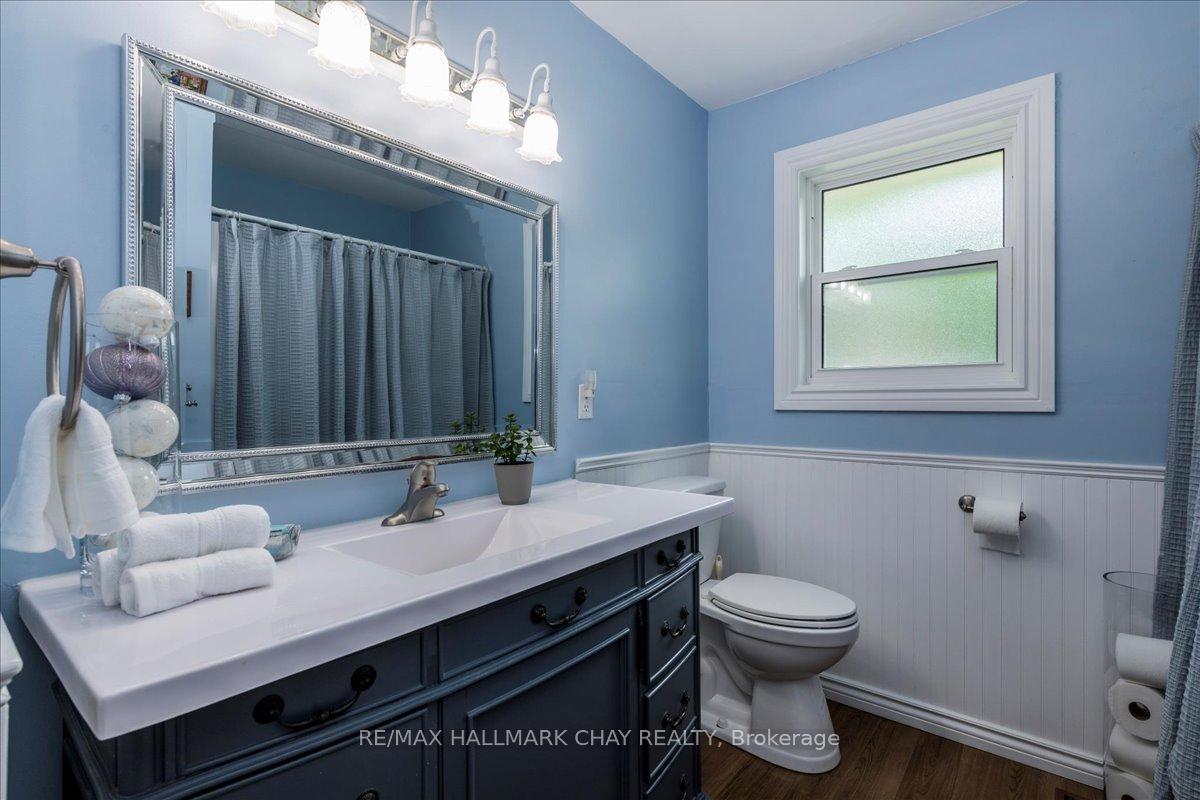 Photo 11 of 17 Glenview Avenue, Springwater, Elmvale — HOMEH