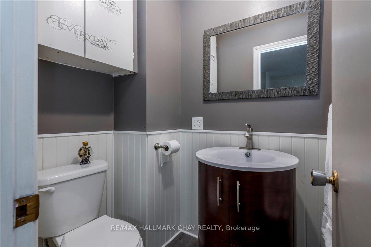 Photo 18 of 17 Glenview Avenue, Springwater, Elmvale — HOMEH