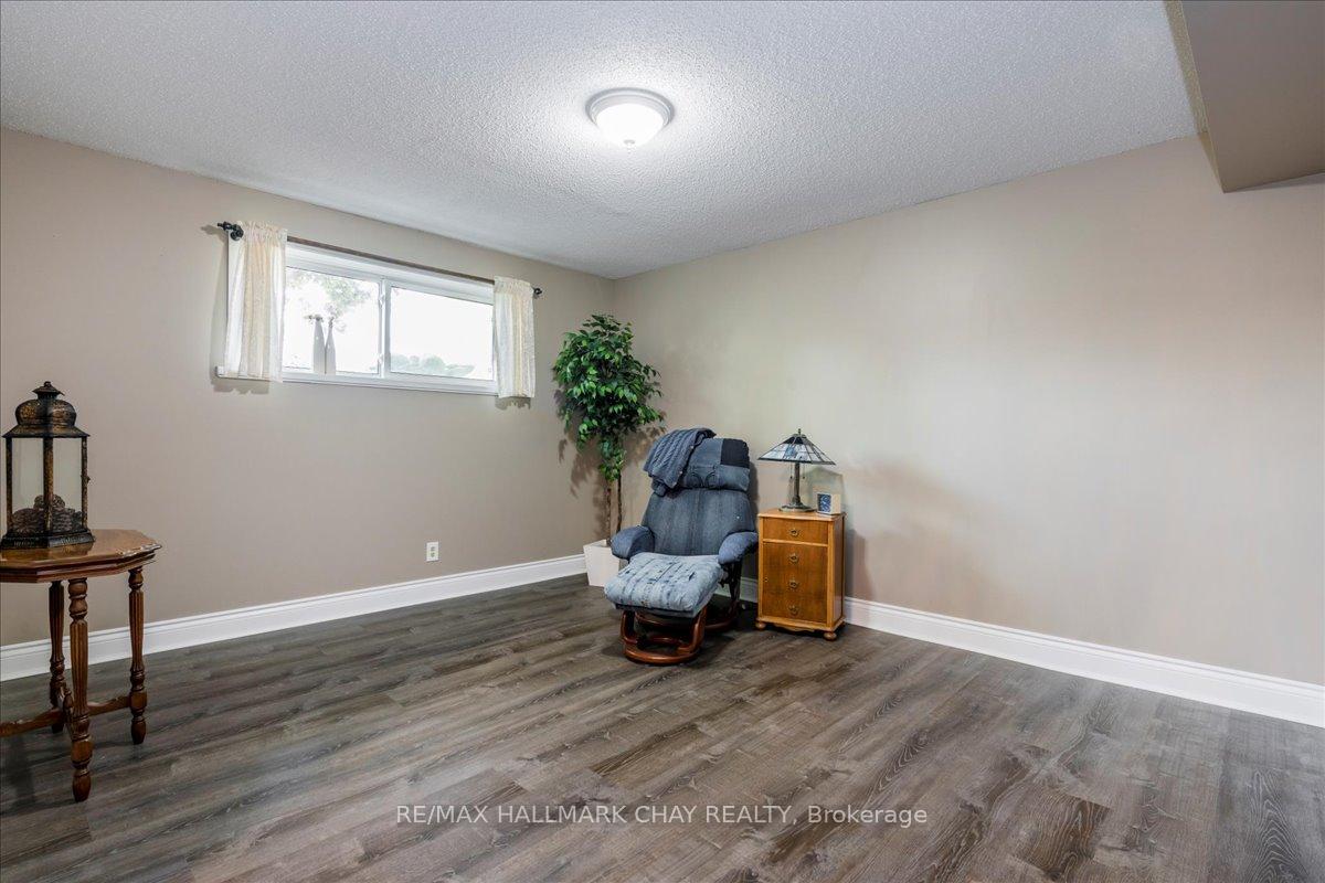 Photo 21 of 17 Glenview Avenue, Springwater, Elmvale — HOMEH