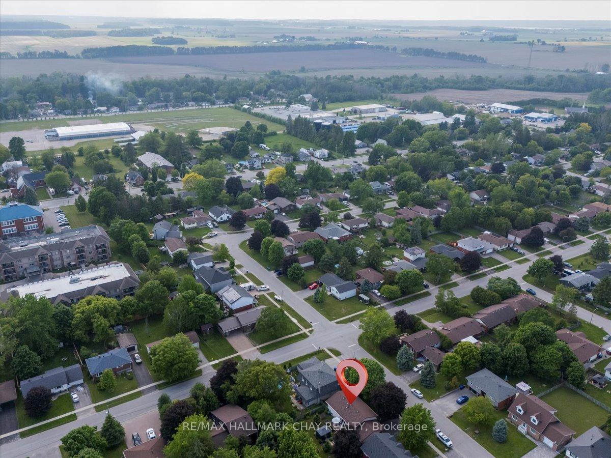 Photo 45 of 17 Glenview Avenue, Springwater, Elmvale — HOMEH