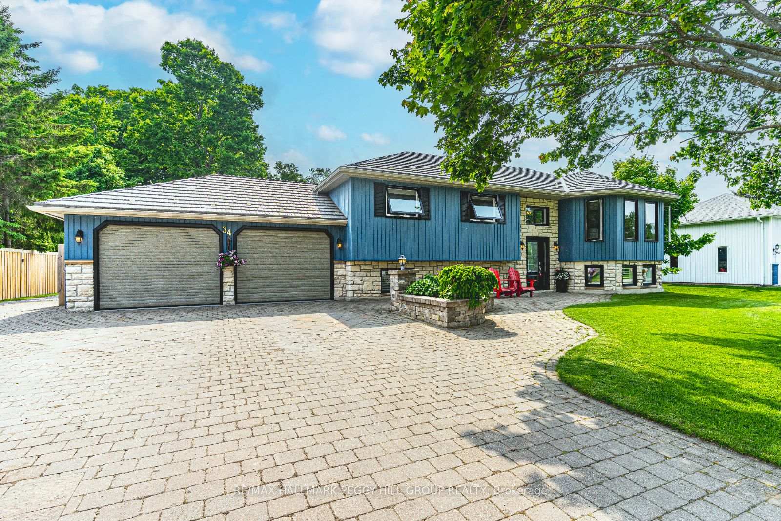 Photo 1 of 34 Foyston Park Circle, Springwater, Minesing — HOMEH
