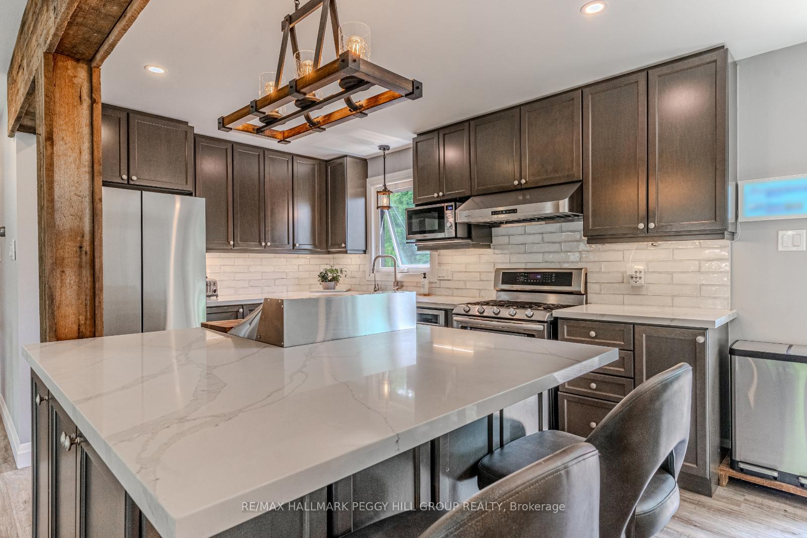 Photo 4 of 34 Foyston Park Circle, Springwater, Minesing — HOMEH