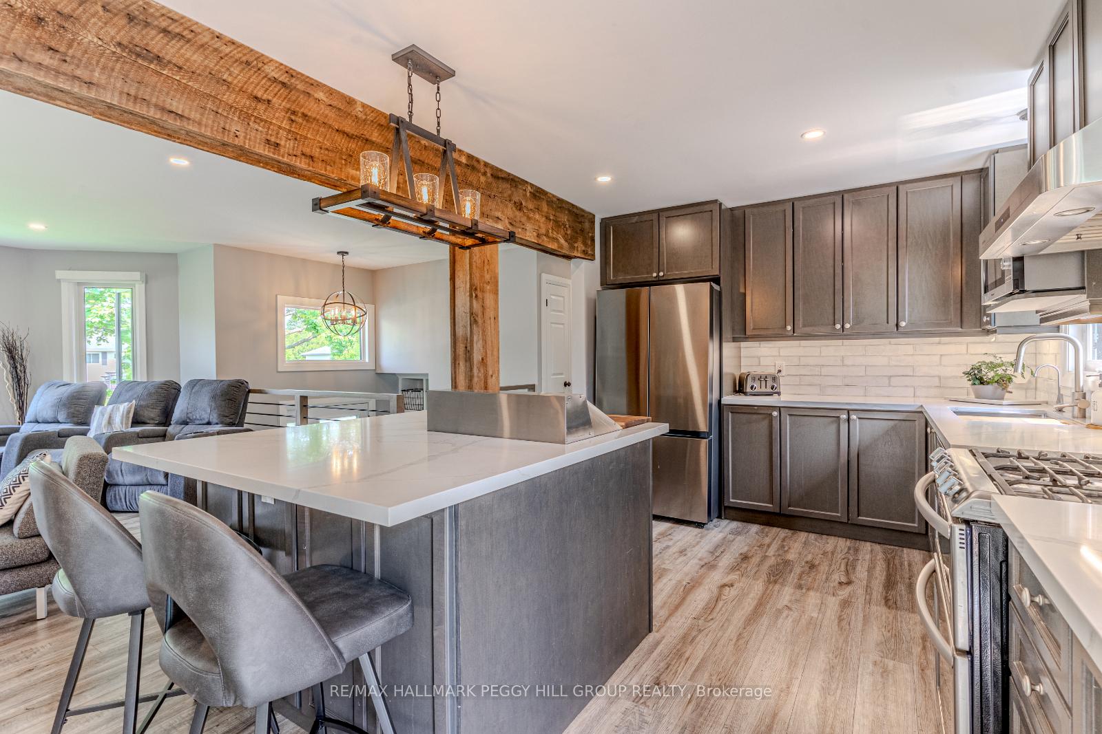 Photo 5 of 34 Foyston Park Circle, Springwater, Minesing — HOMEH