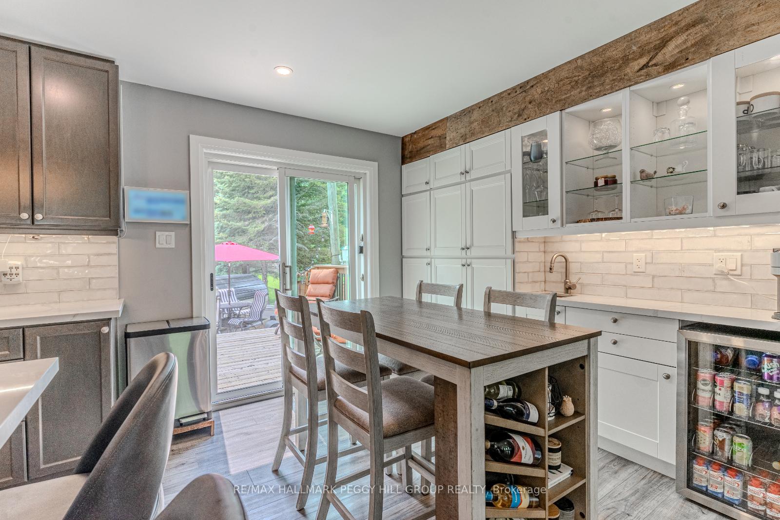 Photo 6 of 34 Foyston Park Circle, Springwater, Minesing — HOMEH