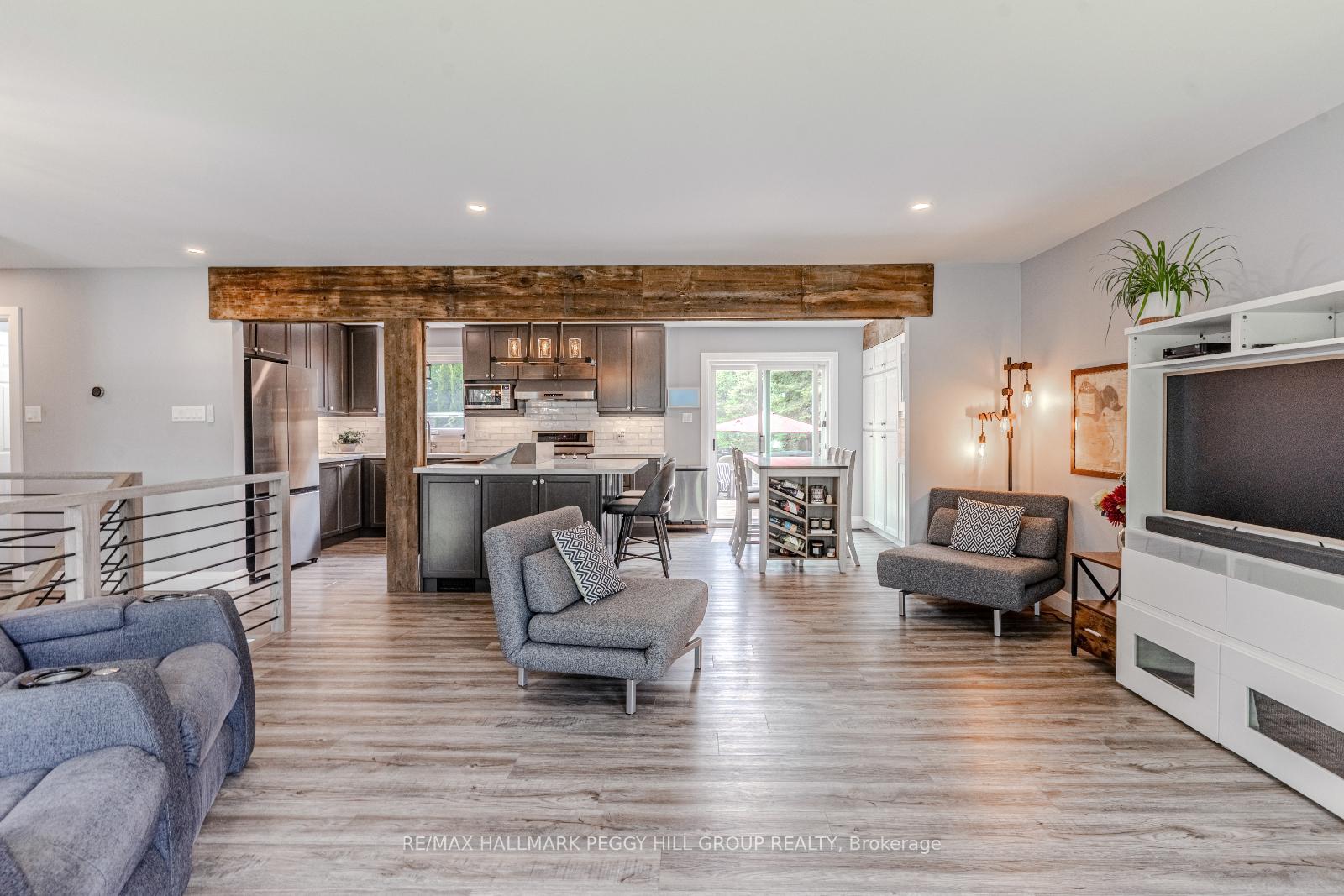 Photo 7 of 34 Foyston Park Circle, Springwater, Minesing — HOMEH
