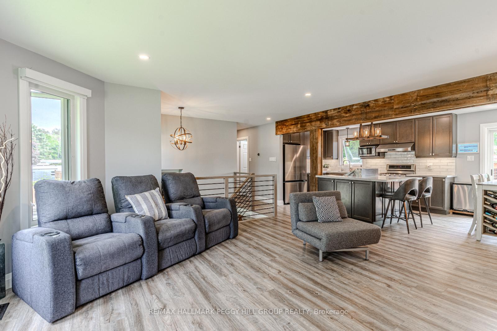 Photo 8 of 34 Foyston Park Circle, Springwater, Minesing — HOMEH