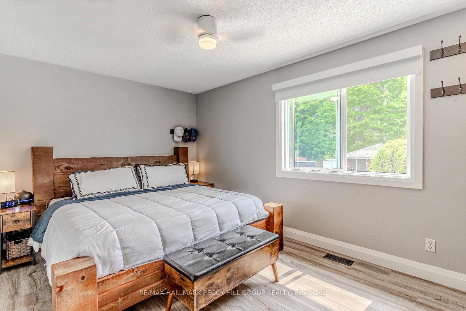 Photo 9 of 34 Foyston Park Circle, Springwater, Minesing — HOMEH