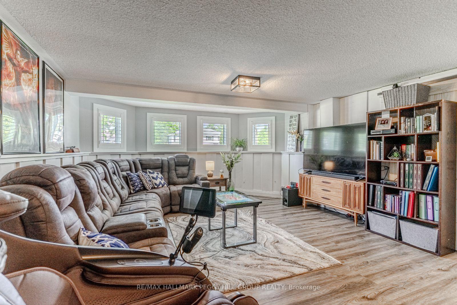 Photo 13 of 34 Foyston Park Circle, Springwater, Minesing — HOMEH
