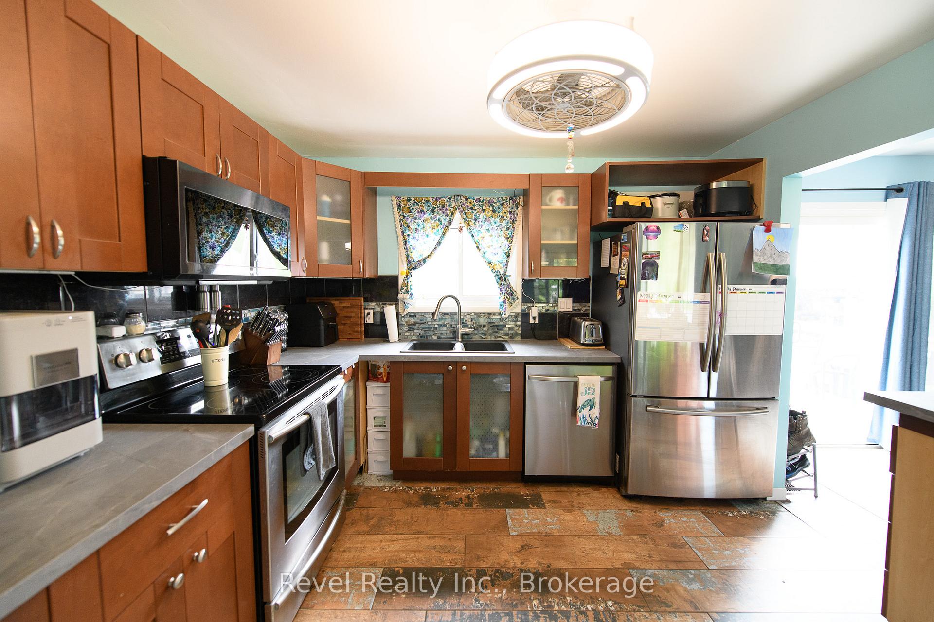 Photo 10 of 11 Innisfree Drive, Springwater, Rural Springwater — HOMEH
