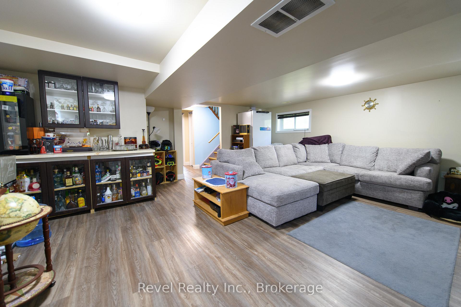 Photo 14 of 11 Innisfree Drive, Springwater, Rural Springwater — HOMEH