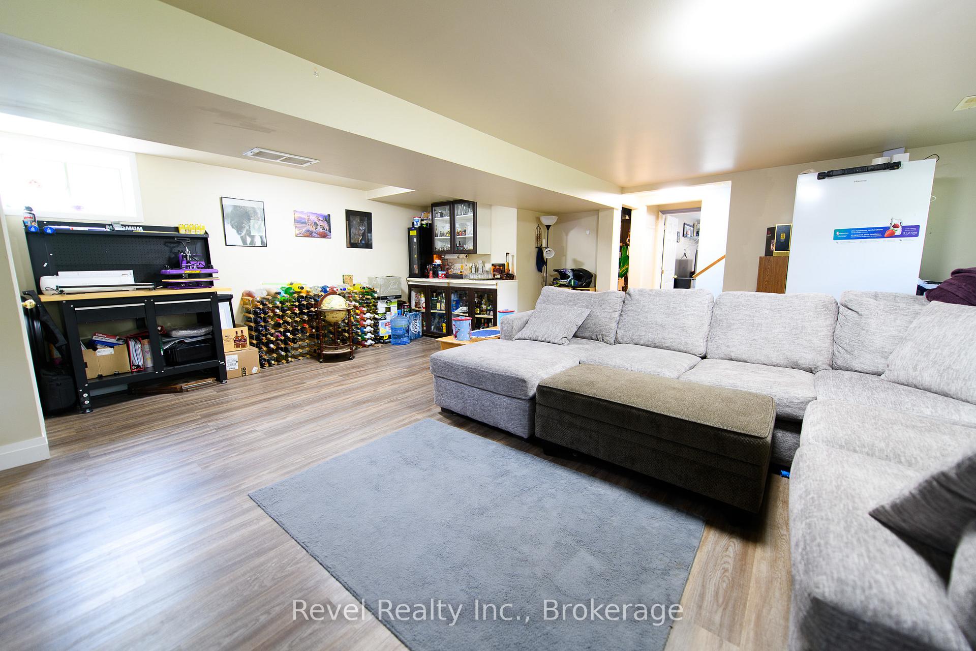 Photo 16 of 11 Innisfree Drive, Springwater, Rural Springwater — HOMEH