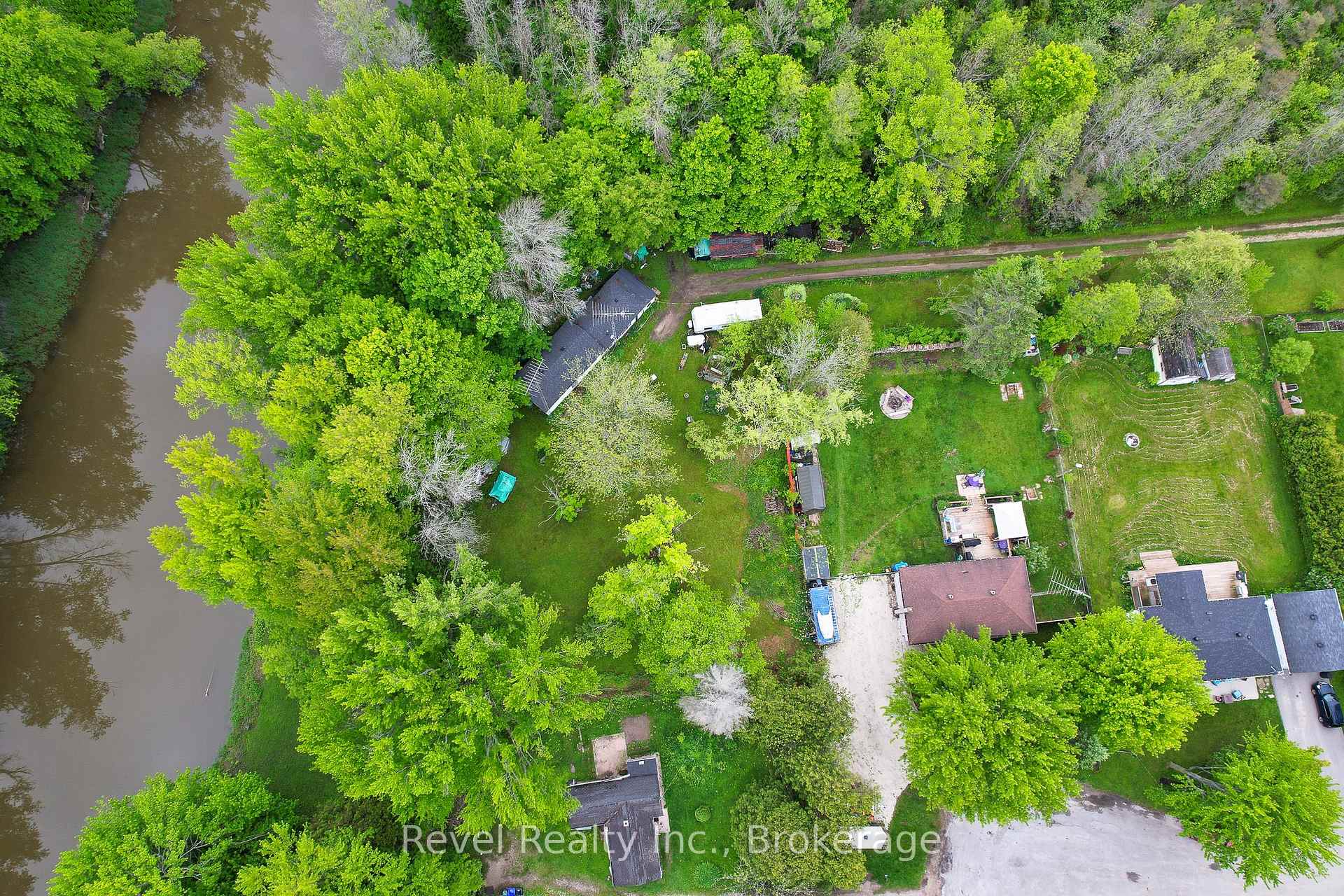 Photo 23 of 11 Innisfree Drive, Springwater, Rural Springwater — HOMEH