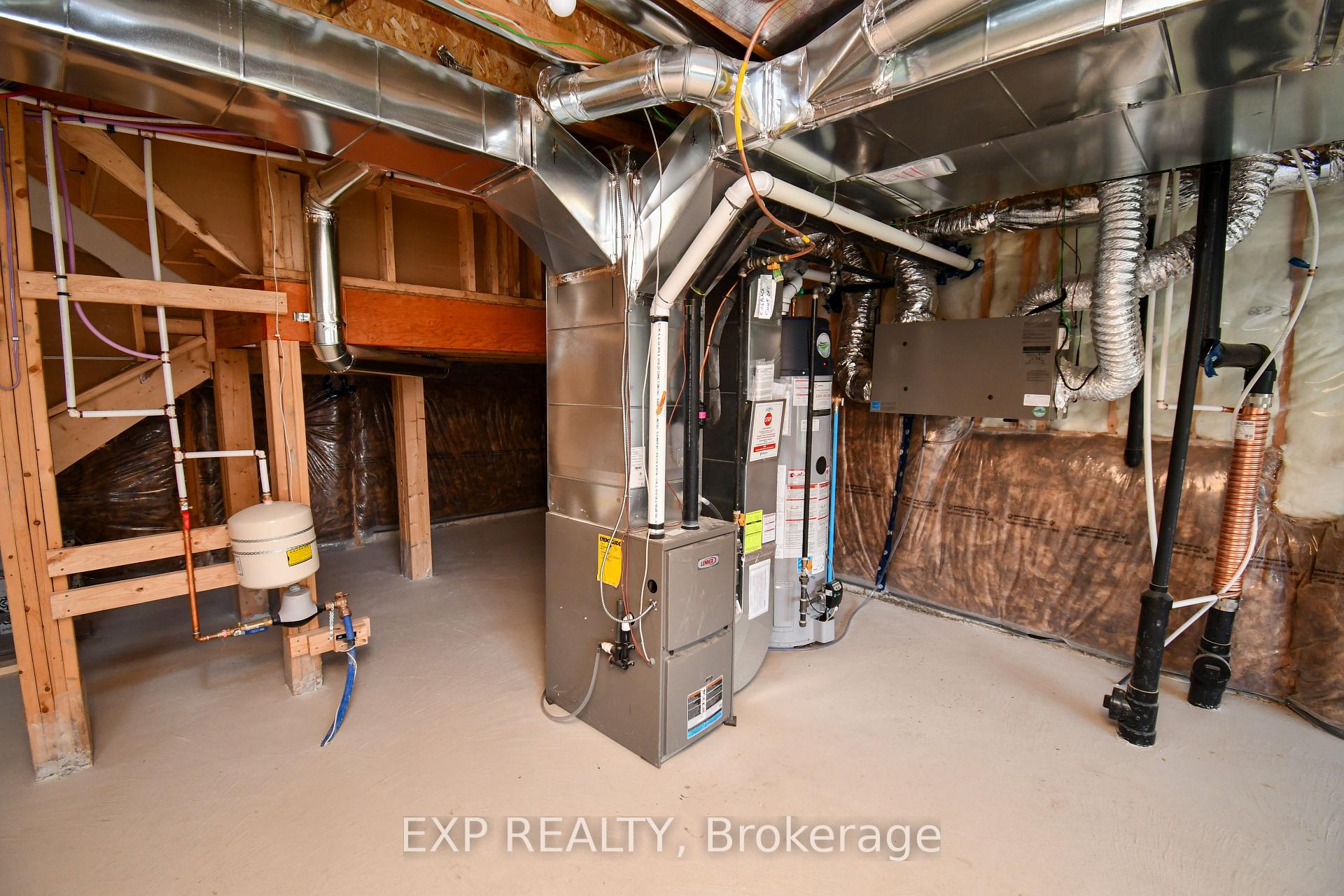 Photo 39 of 56 Bearberry Road, Springwater, Midhurst — HOMEH