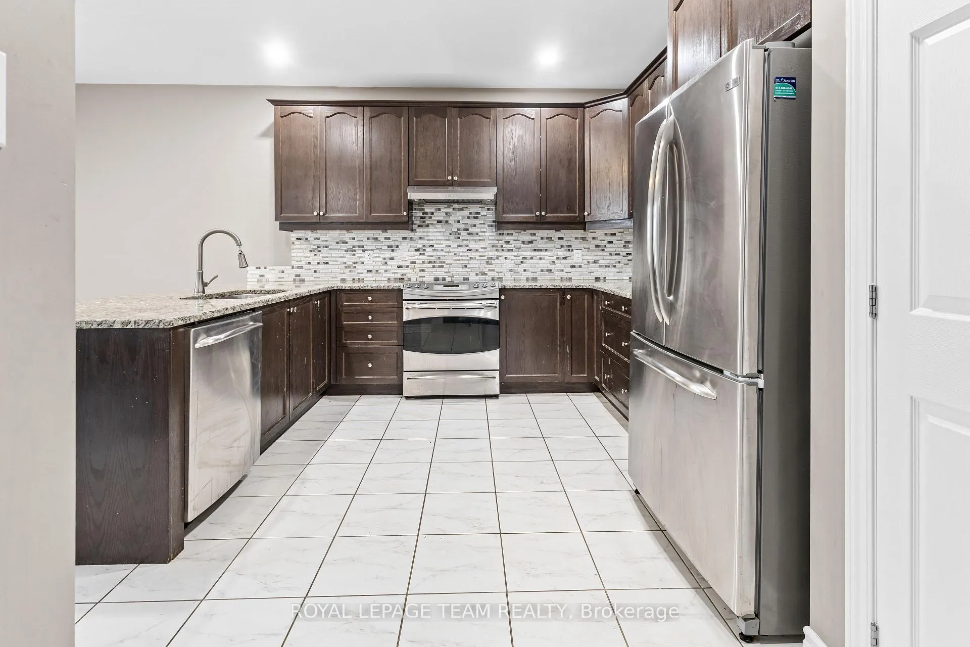 Photo 9 of 103 Coriolis Court, Ottawa, Stittsville (North) — HOMEH