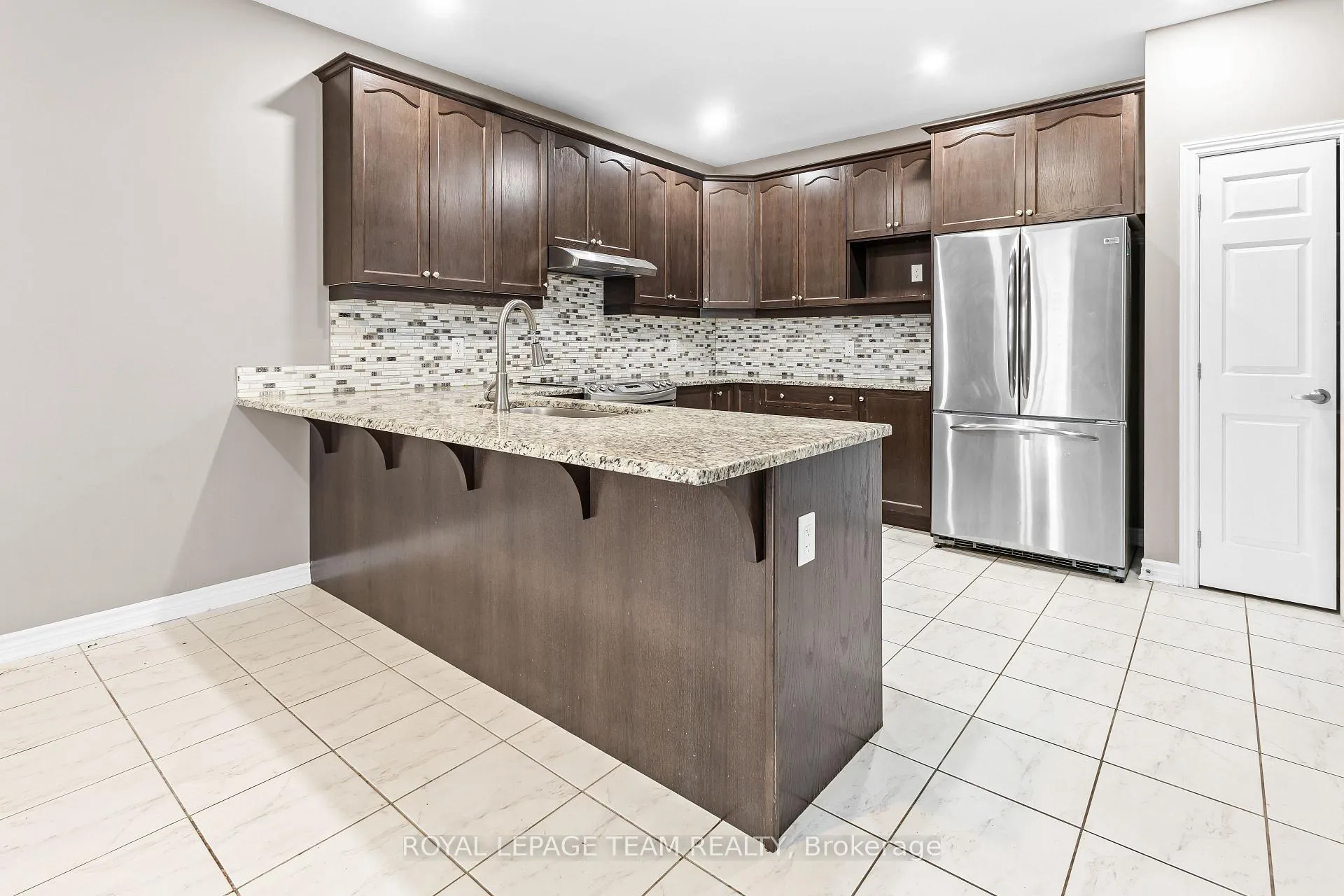 Photo 10 of 103 Coriolis Court, Ottawa, Stittsville (North) — HOMEH