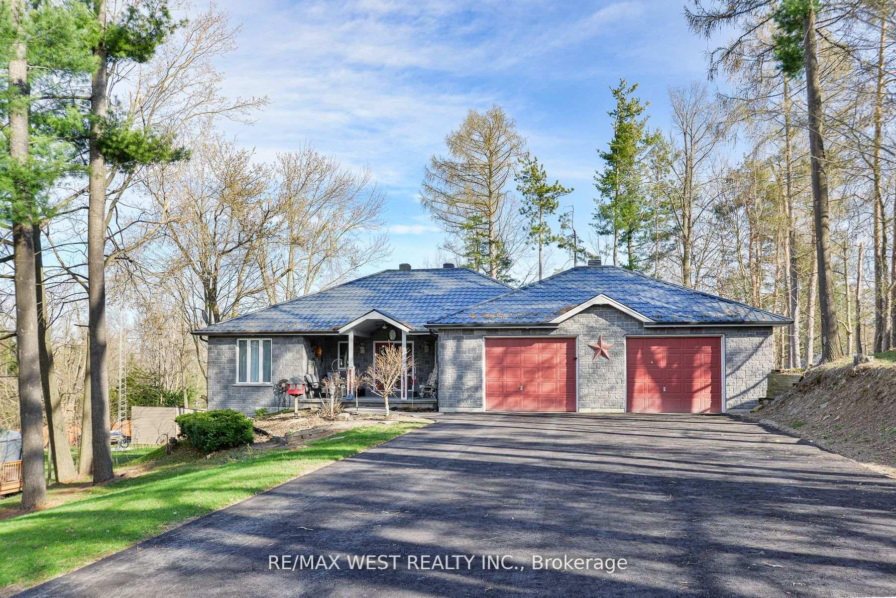 Photo 1 of 13 Albert Street W, Springwater, Hillsdale — HOMEH