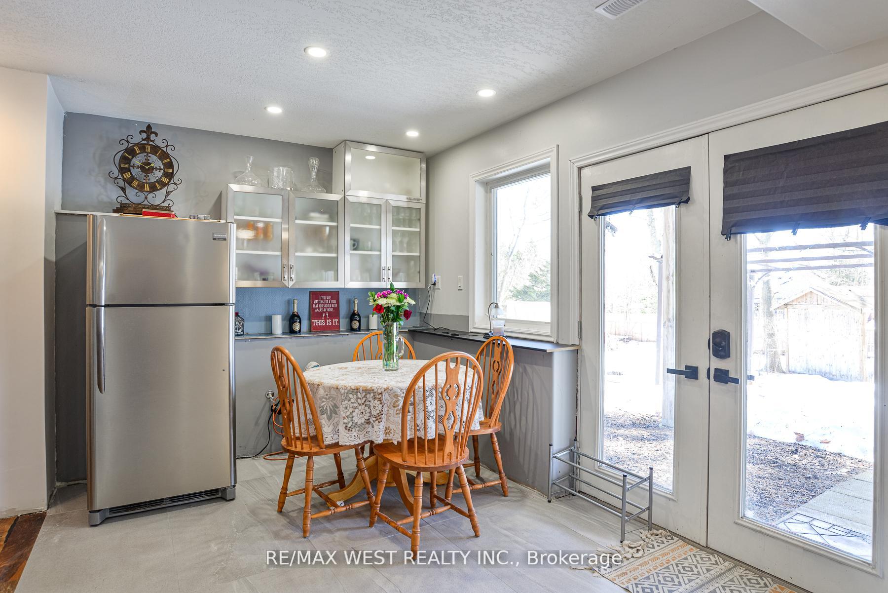 Photo 9 of 13 Albert Street W, Springwater, Hillsdale — HOMEH