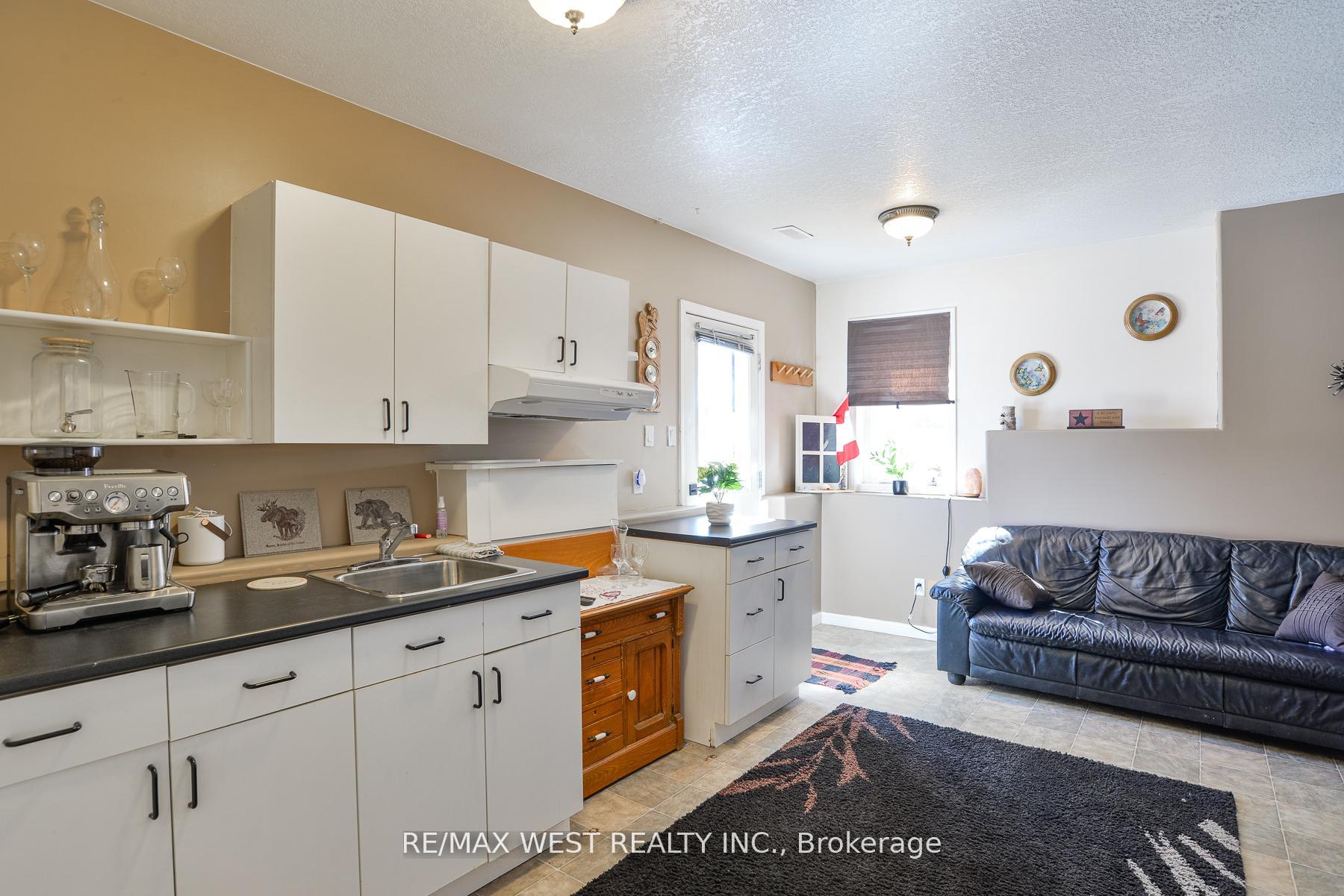 Photo 12 of 13 Albert Street W, Springwater, Hillsdale — HOMEH