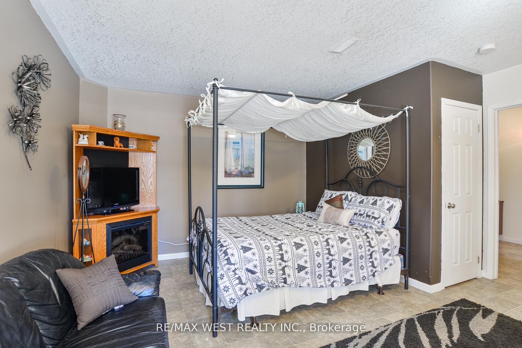 Photo 13 of 13 Albert Street W, Springwater, Hillsdale — HOMEH