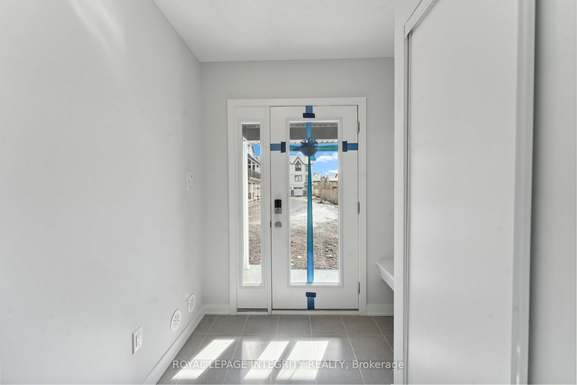 Photo 4 of 571 Woven Private, Ottawa, Stittsville (North) — HOMEH