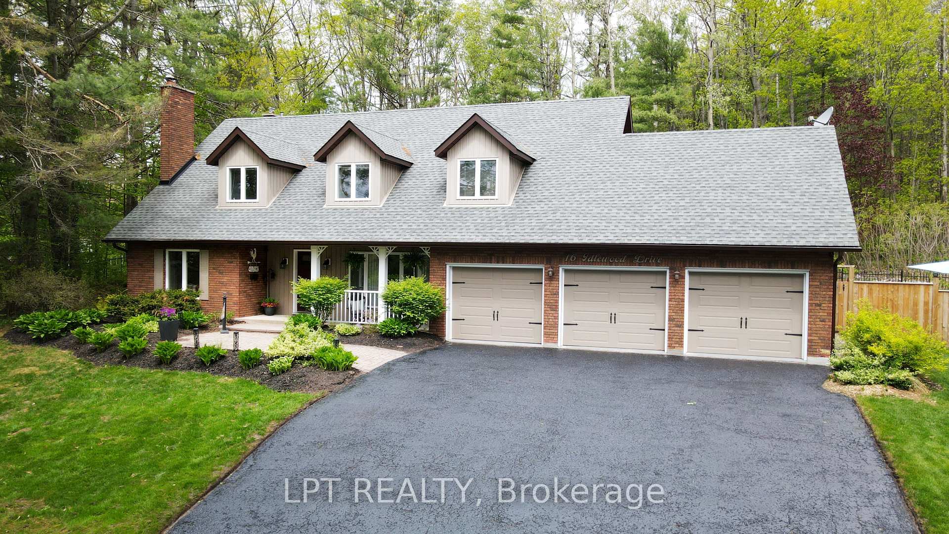 Photo 1 of 16 Idlewood Drive, Springwater, Midhurst — HOMEH