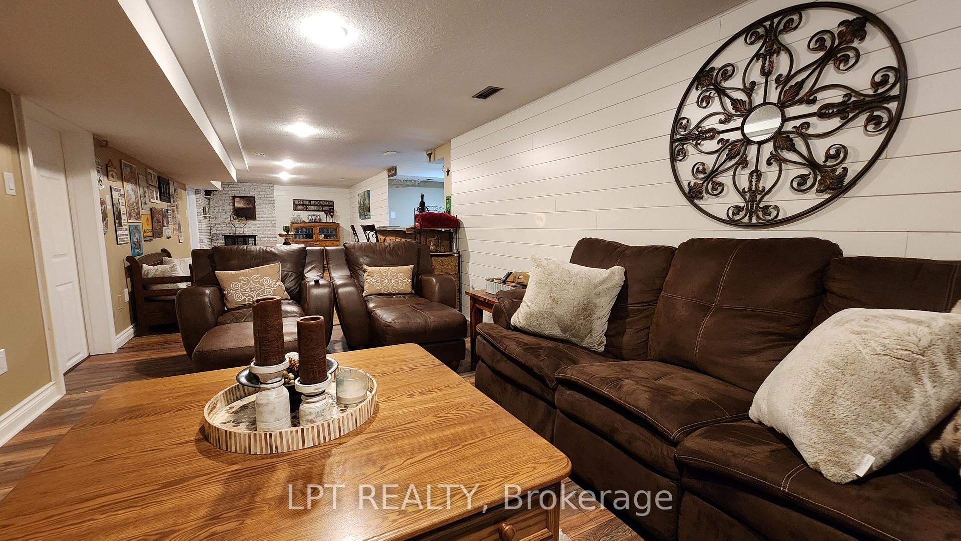 Photo 17 of 16 Idlewood Drive, Springwater, Midhurst — HOMEH