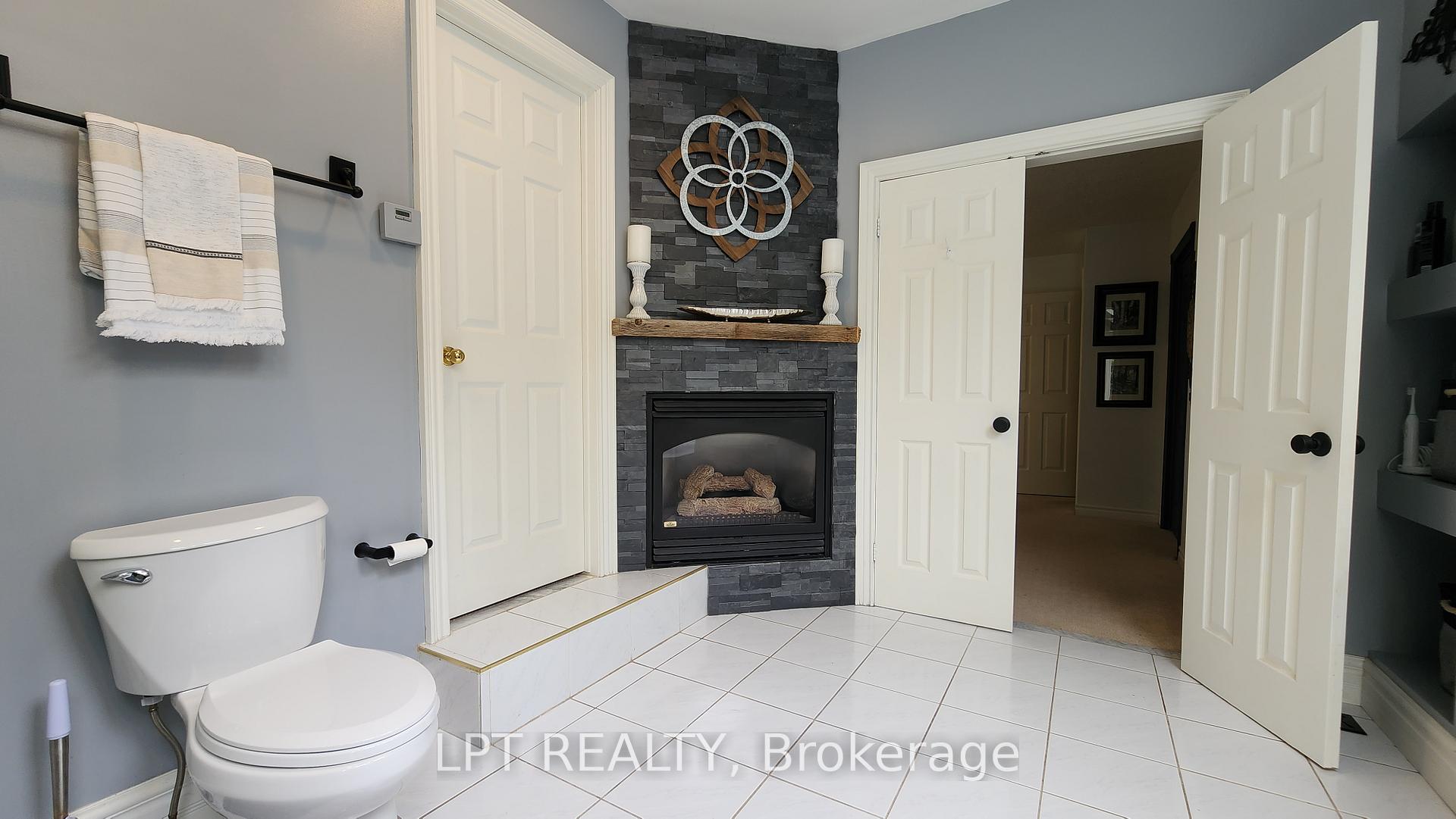 Photo 23 of 16 Idlewood Drive, Springwater, Midhurst — HOMEH