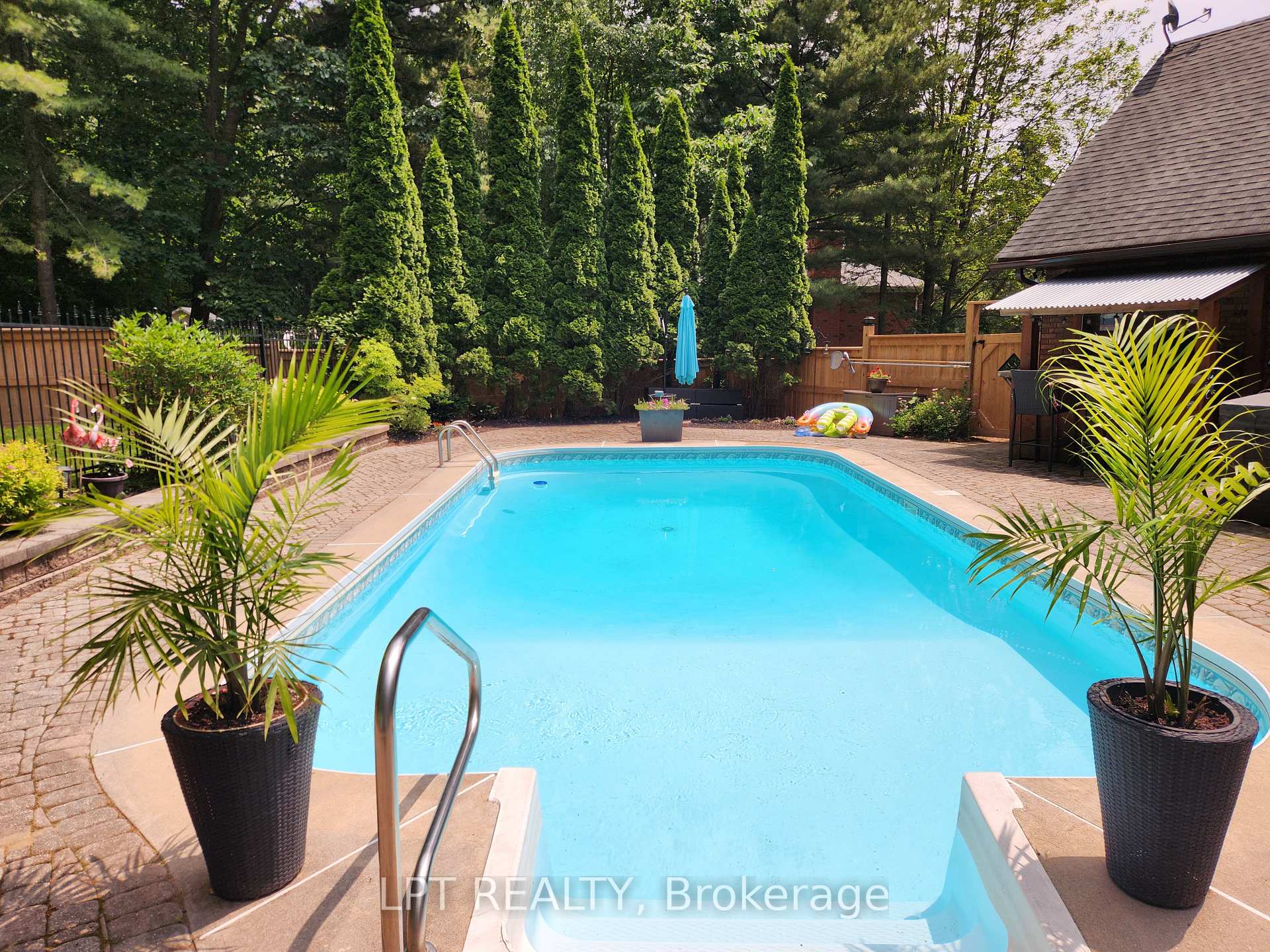 Photo 33 of 16 Idlewood Drive, Springwater, Midhurst — HOMEH