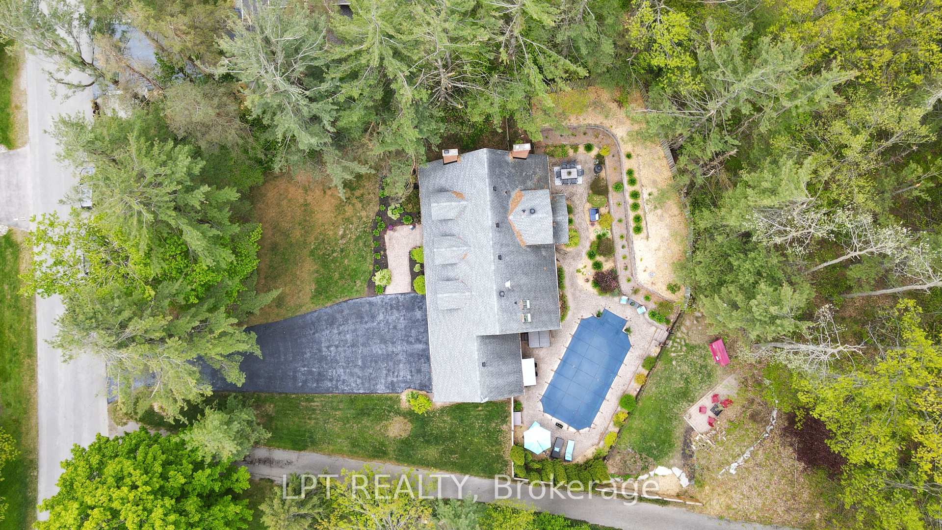 Photo 37 of 16 Idlewood Drive, Springwater, Midhurst — HOMEH