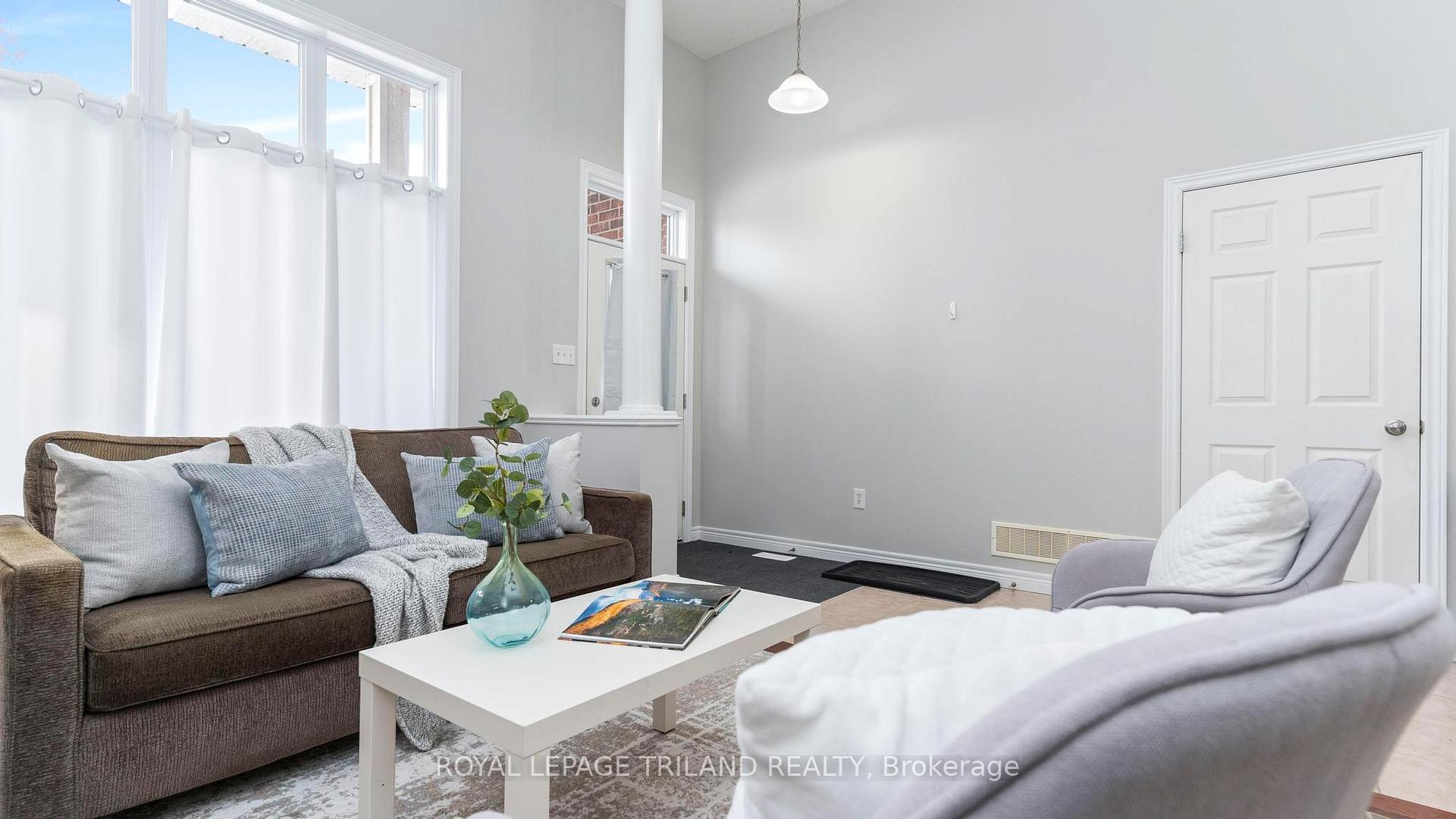 Photo 10 of 6 Circlewood Drive, St. Thomas — HOMEH