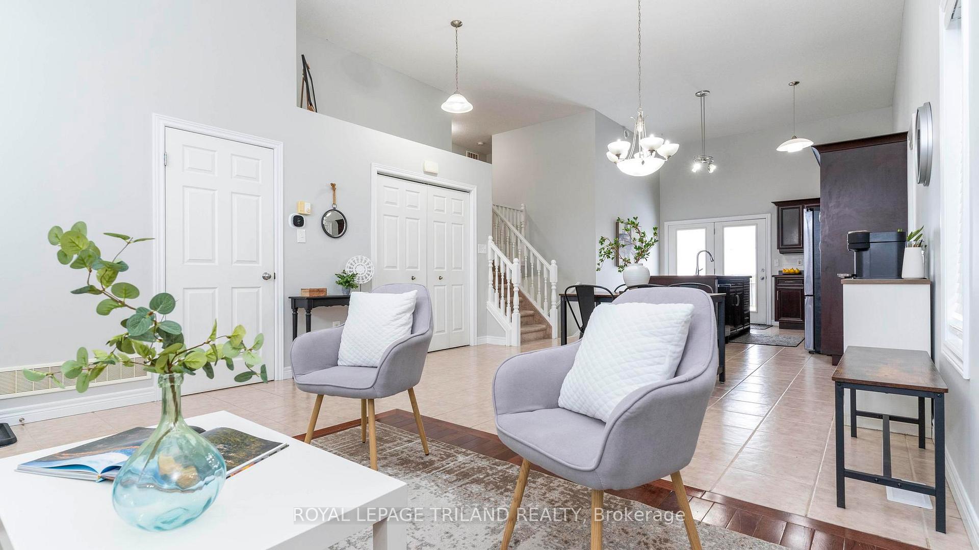 Photo 11 of 6 Circlewood Drive, St. Thomas — HOMEH