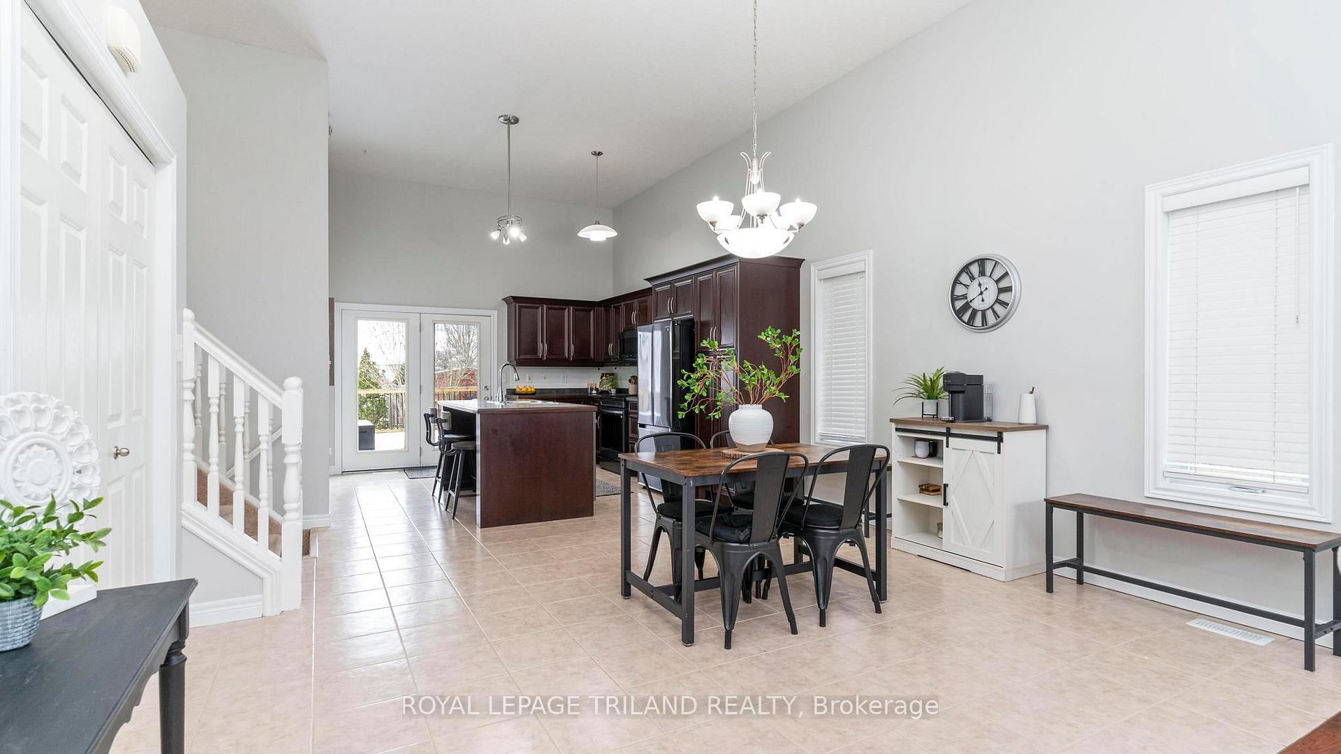 Photo 12 of 6 Circlewood Drive, St. Thomas — HOMEH