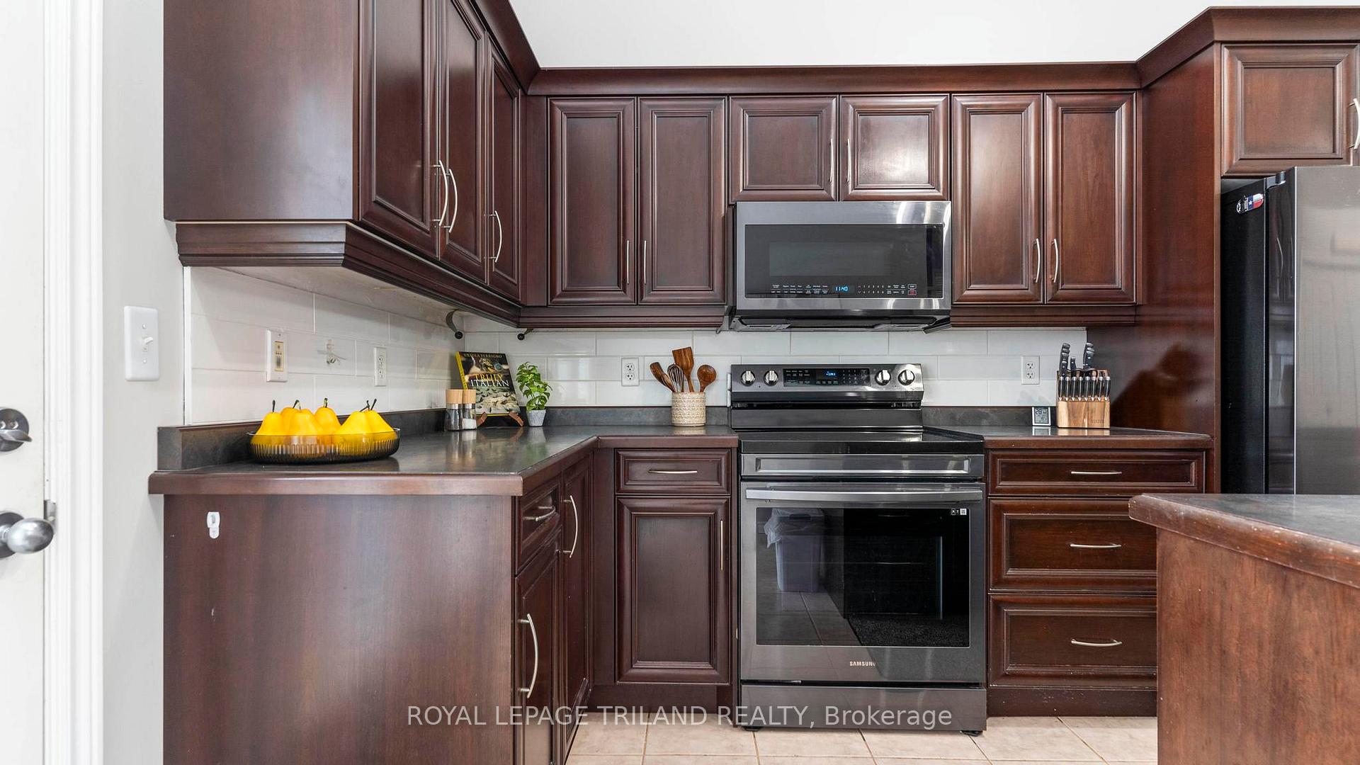 Photo 17 of 6 Circlewood Drive, St. Thomas — HOMEH