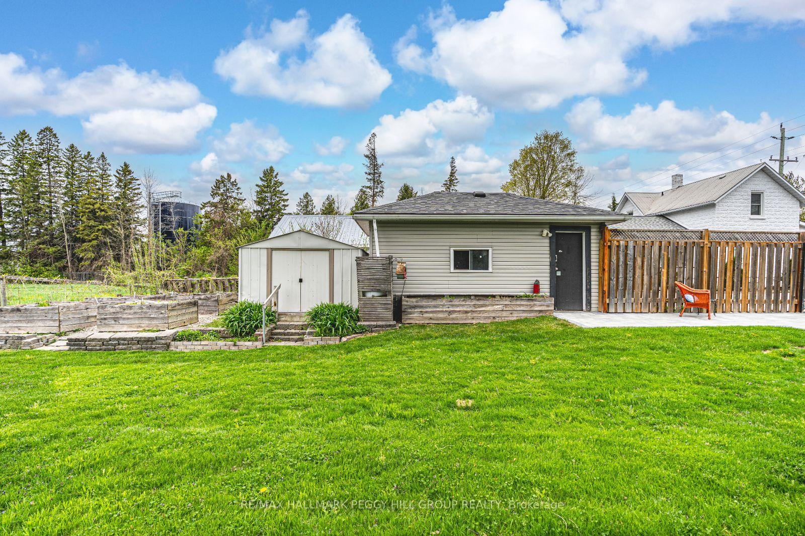 Photo 19 of 56 Yonge Street N, Springwater, Elmvale — HOMEH
