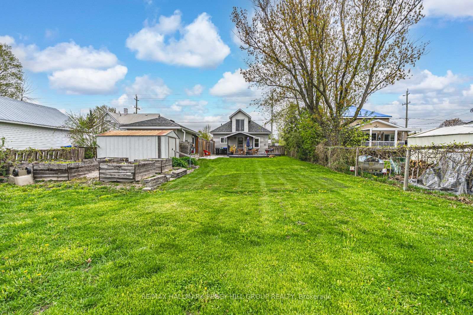 Photo 22 of 56 Yonge Street N, Springwater, Elmvale — HOMEH