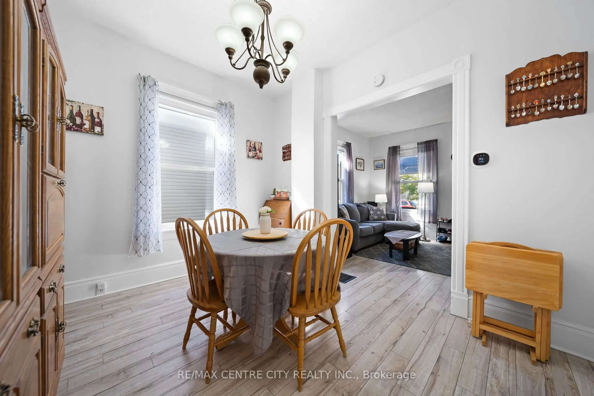 Photo 6 of 174 Centre Street, St. Thomas — HOMEH