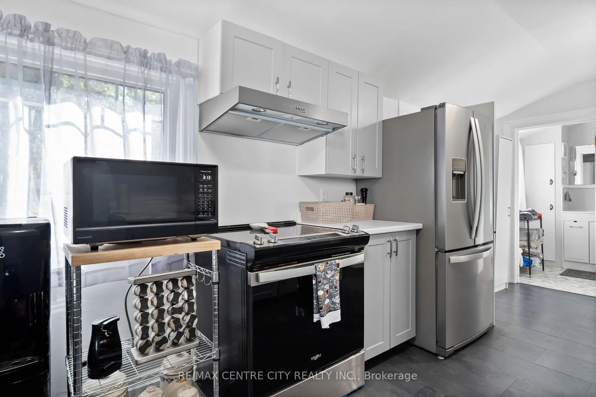 Photo 10 of 174 Centre Street, St. Thomas — HOMEH