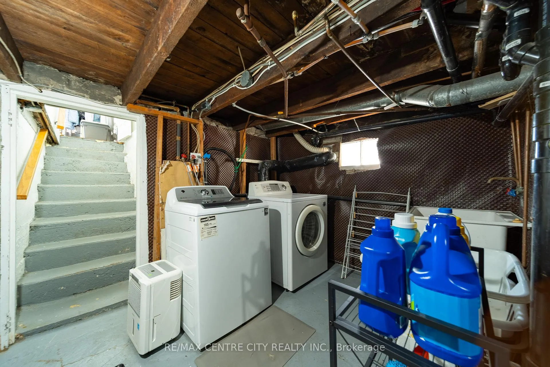 Photo 17 of 174 Centre Street, St. Thomas — HOMEH