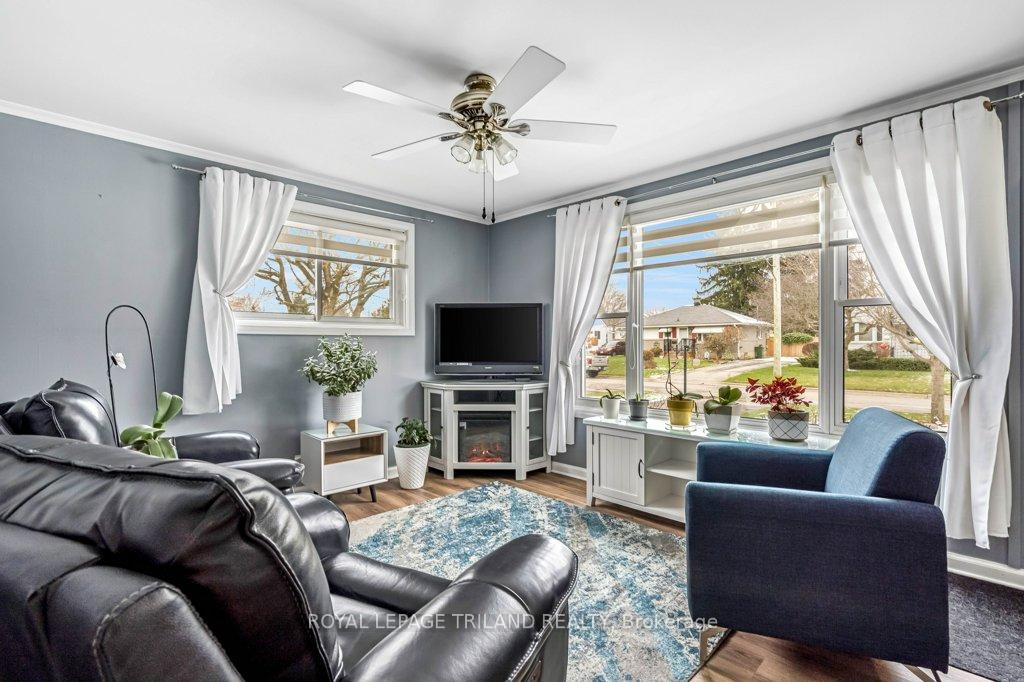 Photo 7 of 20 Dieppe Drive, St. Thomas — HOMEH