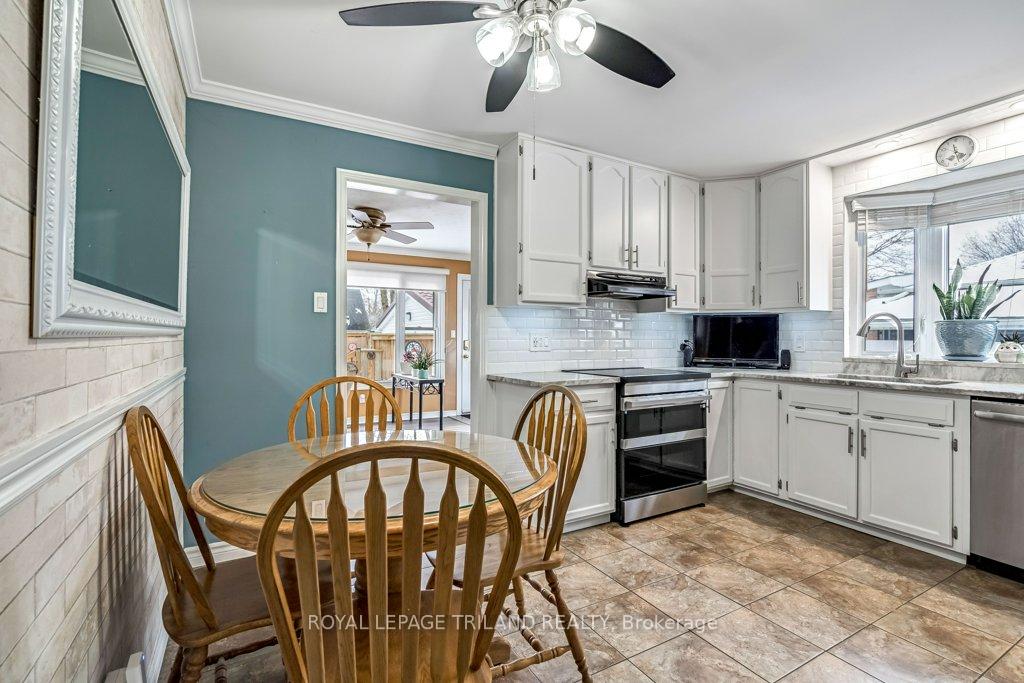 Photo 10 of 20 Dieppe Drive, St. Thomas — HOMEH
