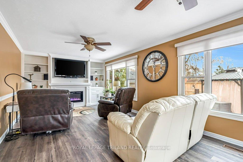 Photo 15 of 20 Dieppe Drive, St. Thomas — HOMEH