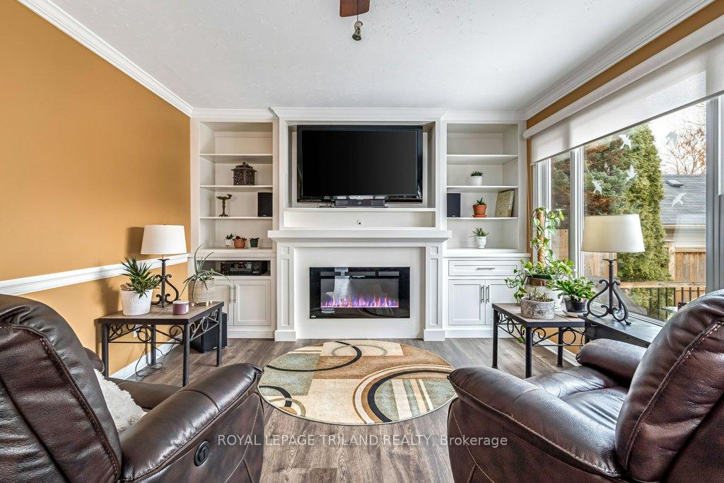 Photo 16 of 20 Dieppe Drive, St. Thomas — HOMEH