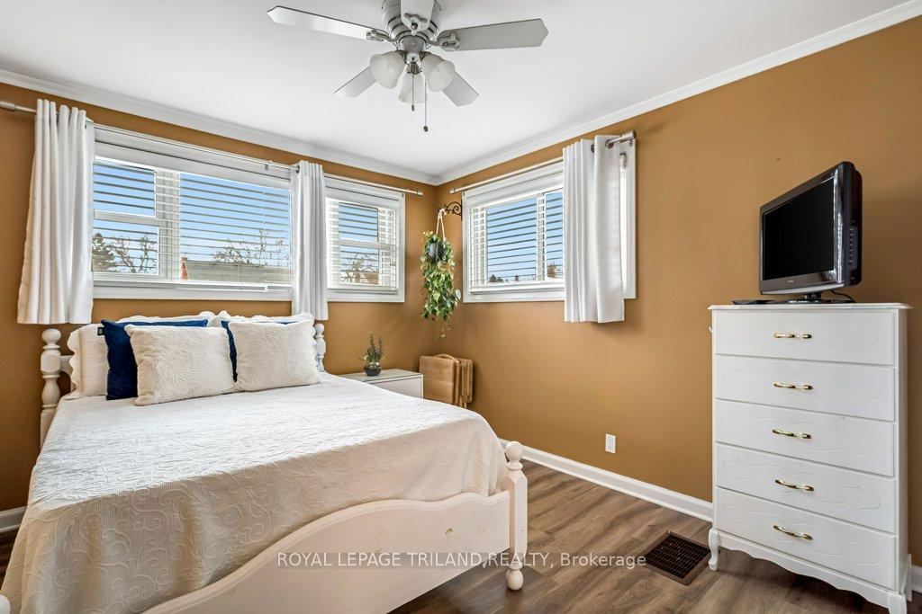 Photo 21 of 20 Dieppe Drive, St. Thomas — HOMEH
