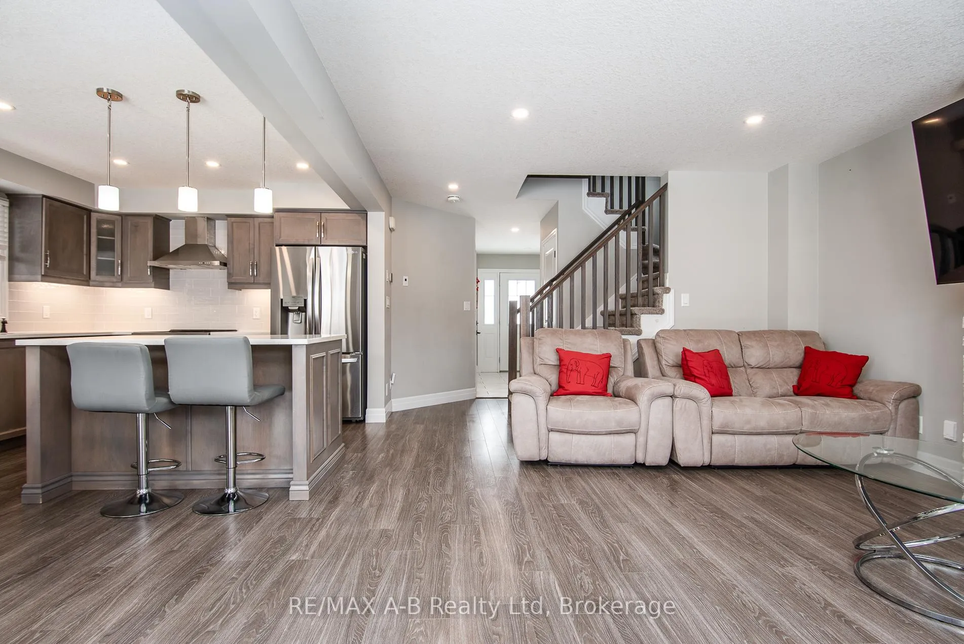 Photo 6 of 31 Davidson Drive, Stratford — HOMEH