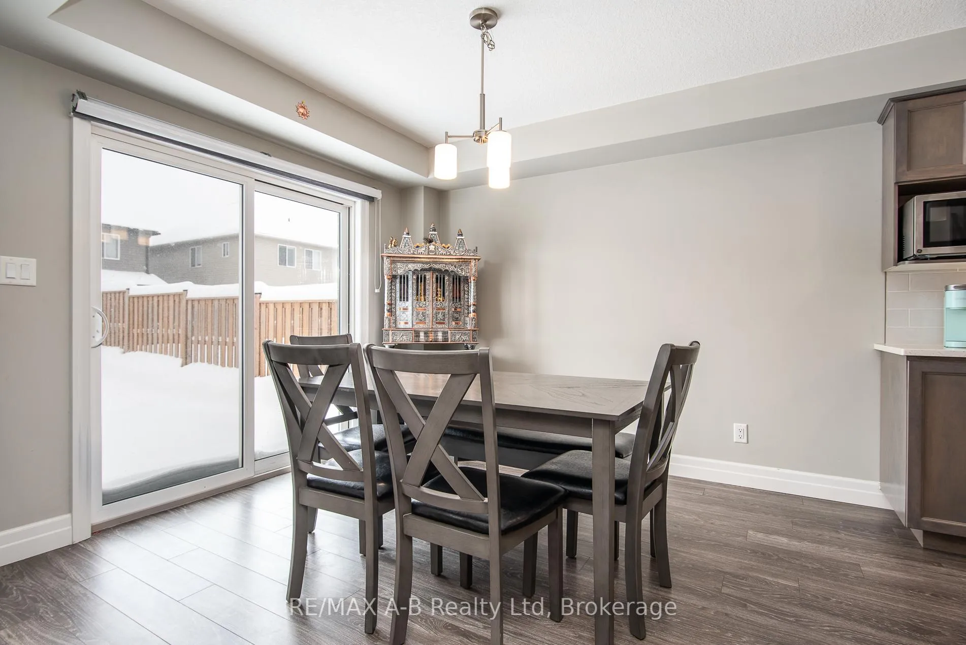 Photo 7 of 31 Davidson Drive, Stratford — HOMEH
