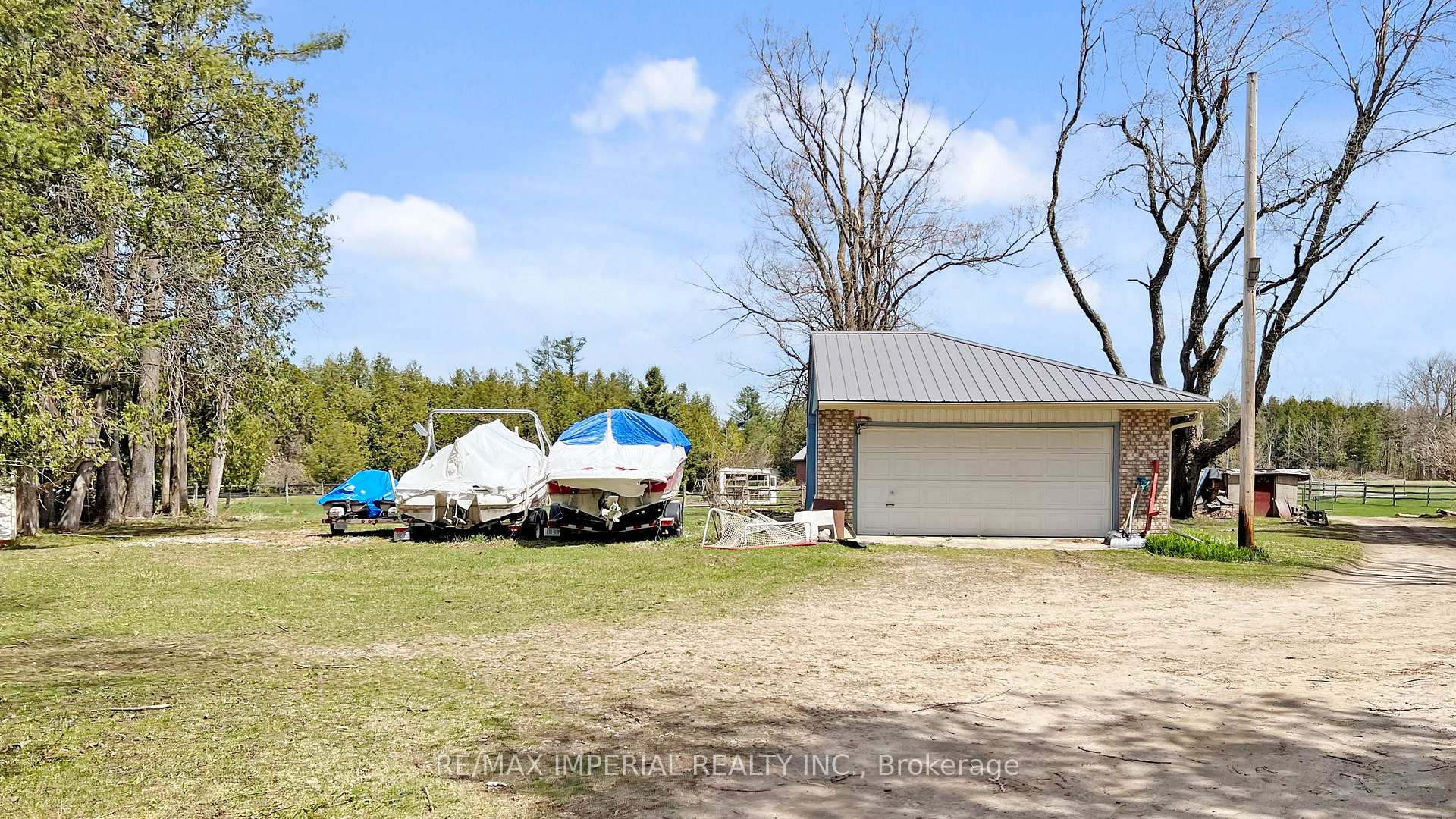 Photo 37 of 1917 Old Second Road S, Springwater, Rural Springwater — HOMEH