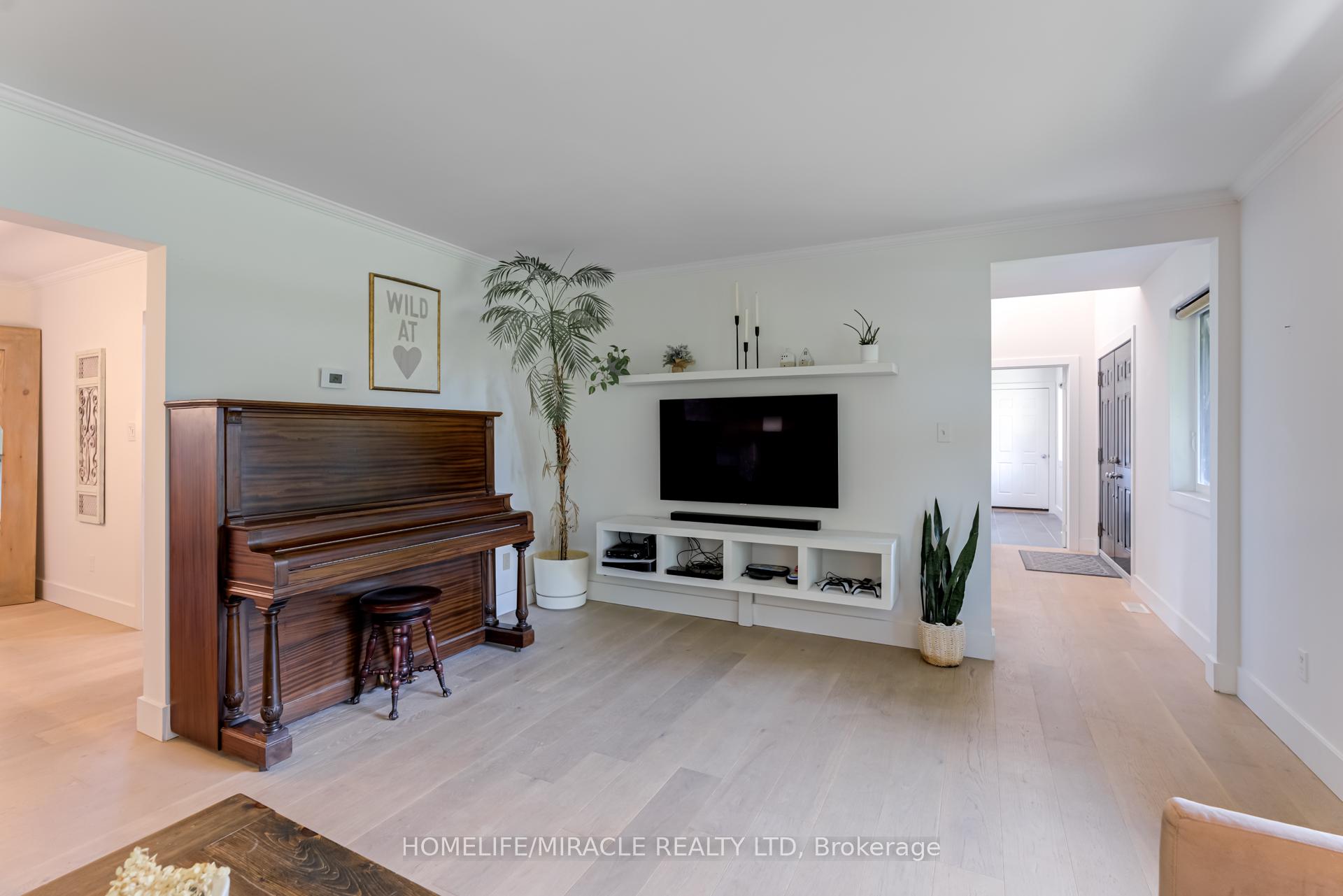 Photo 4 of 71 Nicholson Crescent, Springwater, Snow Valley — HOMEH